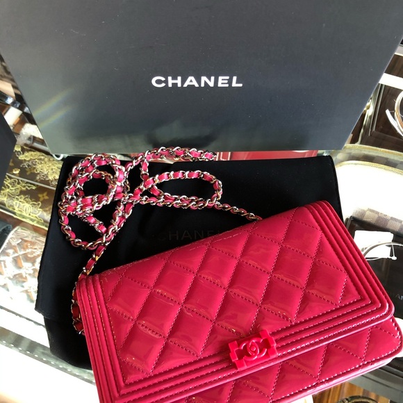 CHANEL pink patent BOY WOC BAG - Picture 3 of 13